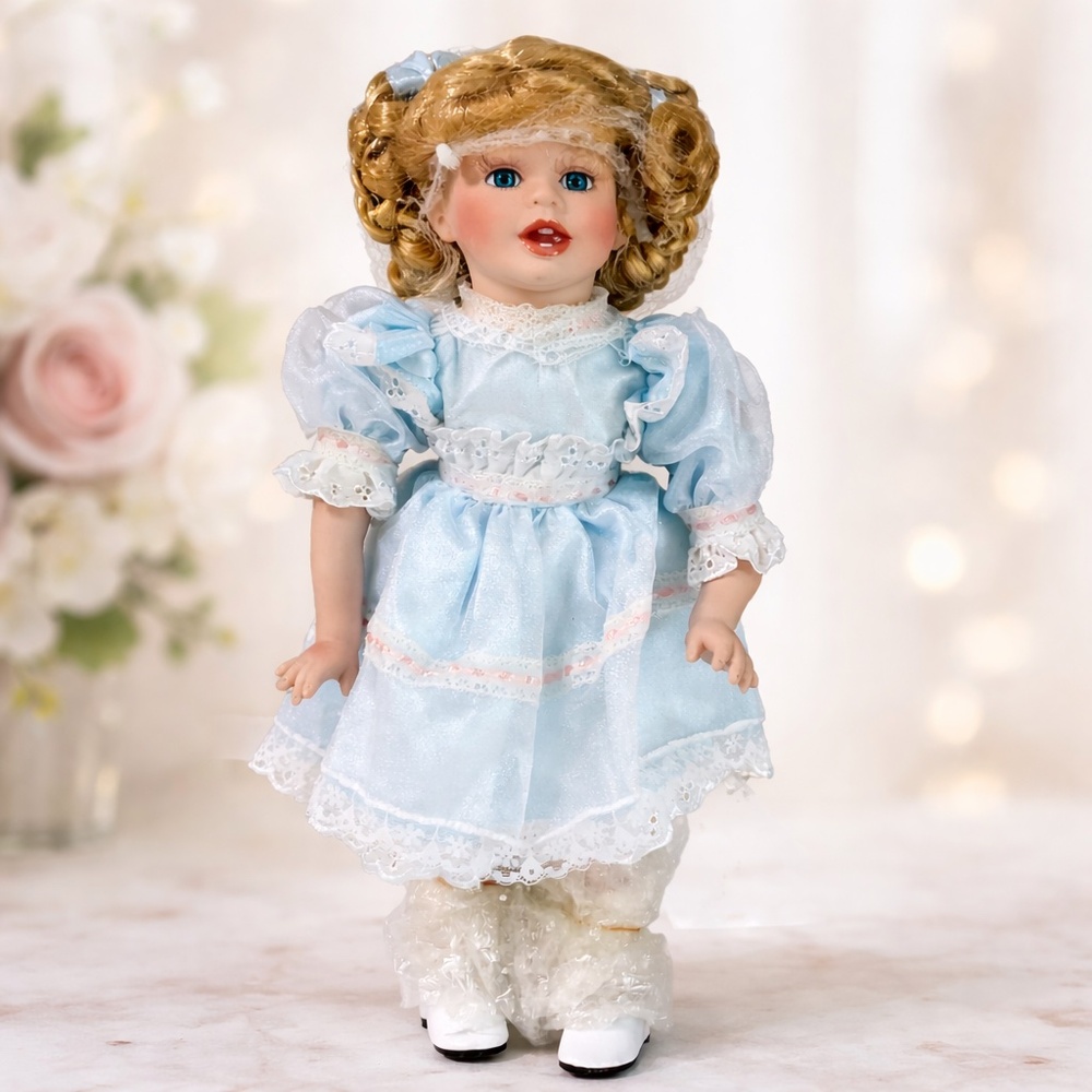 Heritage Signature Collection “Elizabeth” Porcelain Doll #12393 – NIB w/ COA